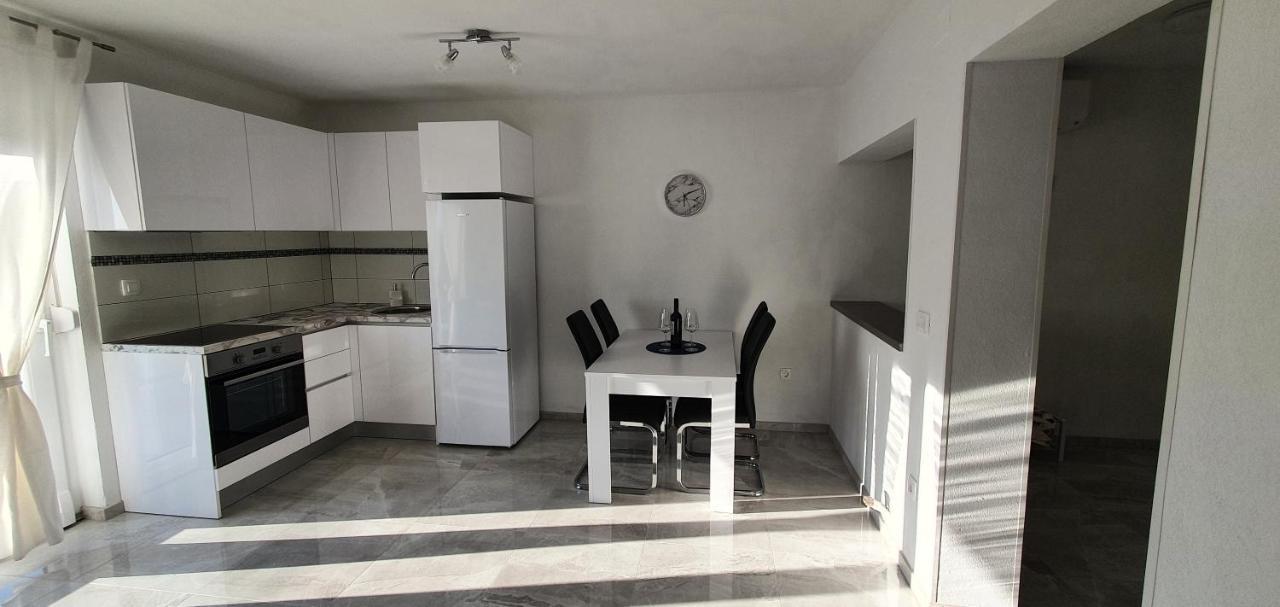 Apartmani Naomi&Leo Senj  Exterior foto